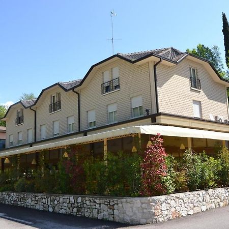 Hotel Edone Roe Екстериор снимка