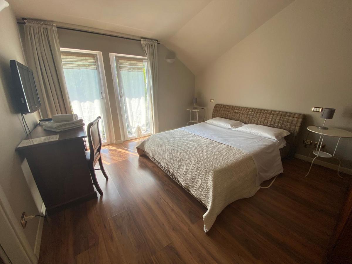 Hotel Edone Roe Екстериор снимка