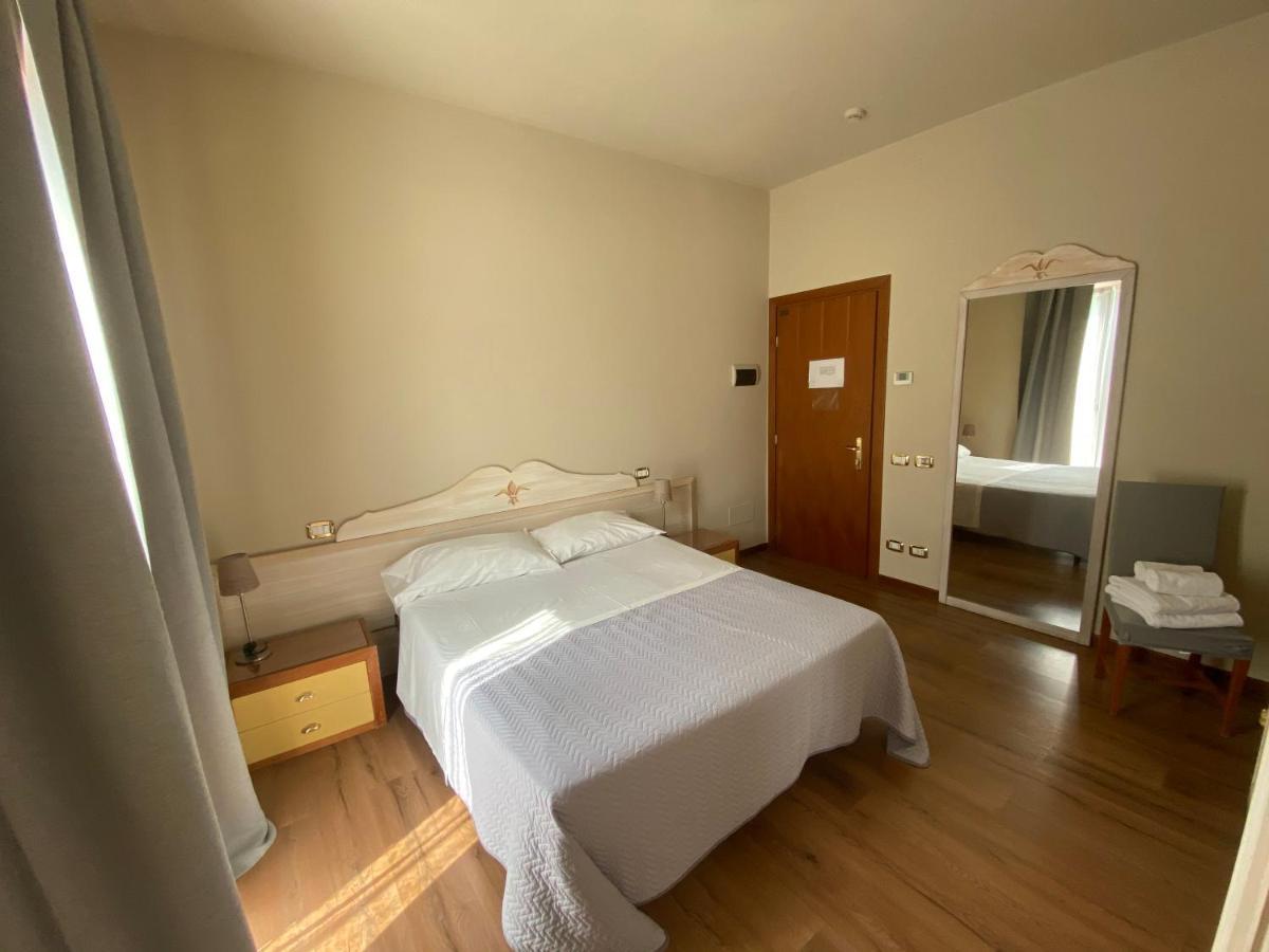 Hotel Edone Roe Екстериор снимка